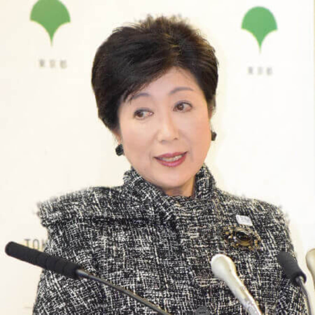 小池都知事がcdデビュー 百合子のライブツアー 完走でコロナ終息へ Asagei Biz アサ芸ビズ