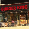 バーガーキングが再び“縦読み広告”でマクドナルドを挑発！