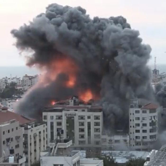 写真はガザ地区への空爆