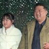 金正恩の妻、娘、妹が「NATA」Tシャツで上機嫌　北朝鮮「宇宙強国化」に日本の対応は周回遅れ