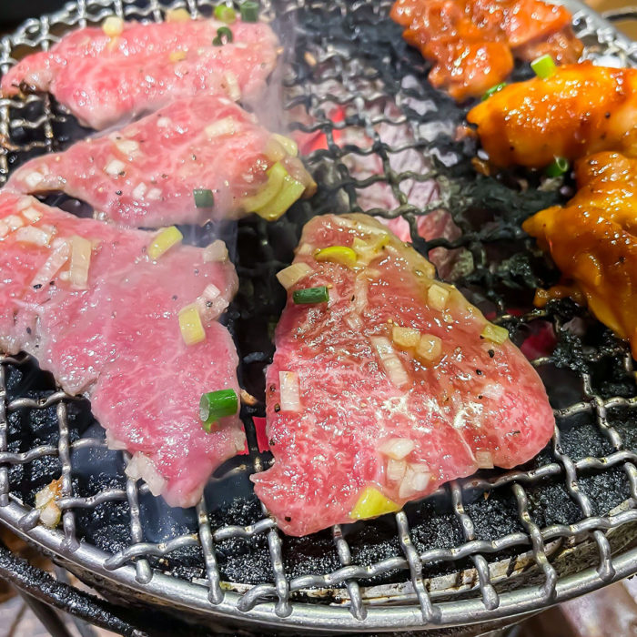 炭火七輪で焼く、北見式焼肉