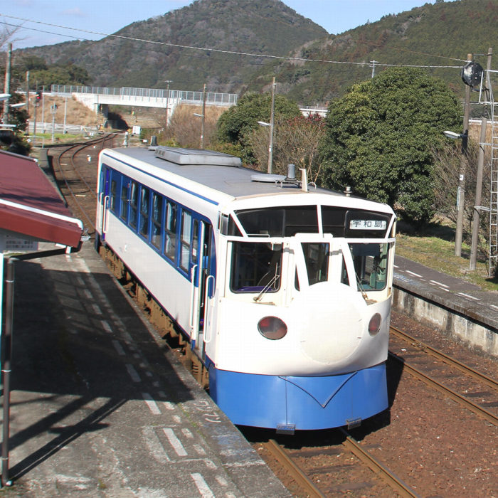 JR四国・予土線の「鉄道ホビートレイン」