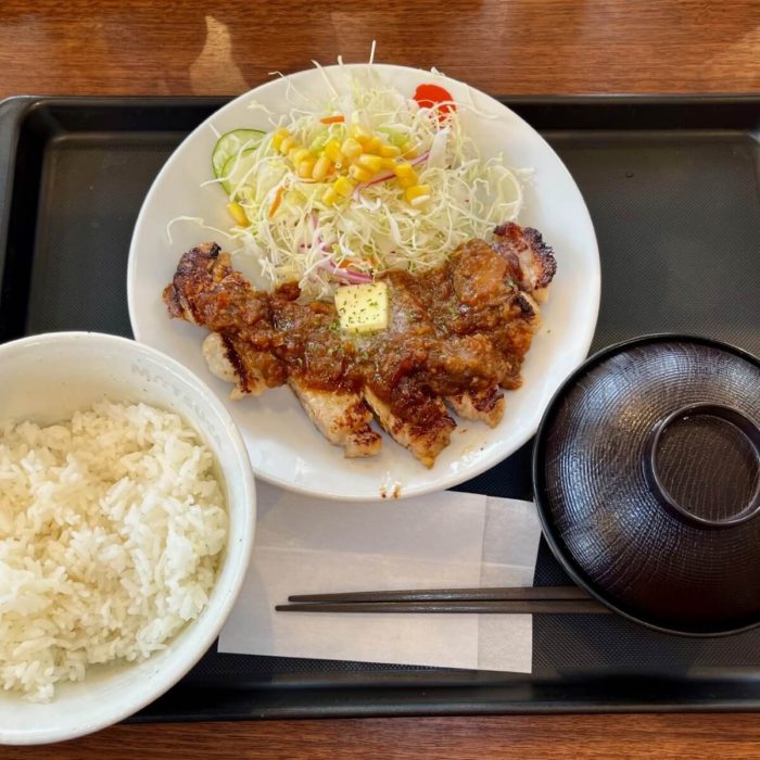 松屋「国産雪国育ち厚切りトンテキ定食シャリアピンソース」